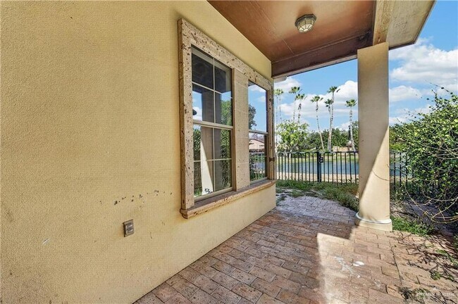 Building Photo - 3101 Santa Rita St
