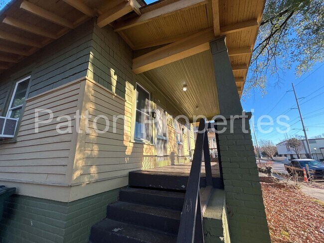 Building Photo - 2223-2225 Greene Street - Inside CoC - R11409-17-07