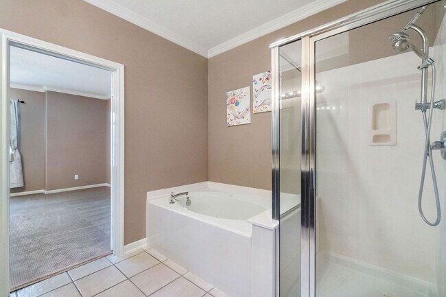 Building Photo - 7 Bellisima Ct