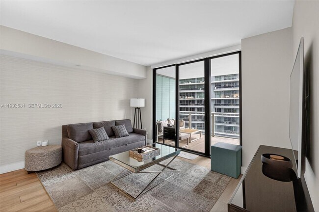 Building Photo - 1010 Brickell Ave