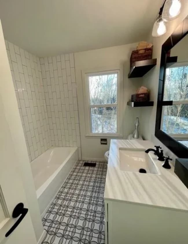 Building Photo - Updated 2-Bed, 1-Bath in Tulsa!