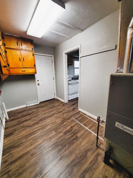 Building Photo - 425 N Blanchard St