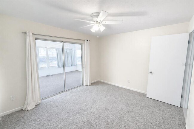 Building Photo - 3442 N Tamarisk Ave