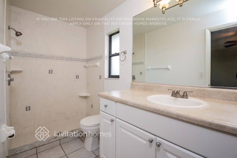 Building Photo - 7806 38th Ct E