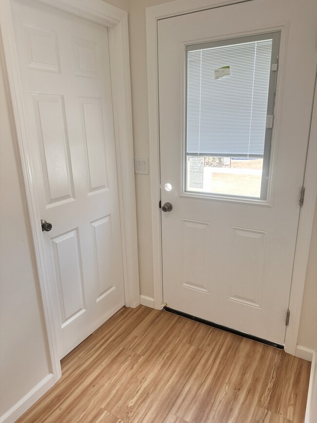 Building Photo - Ridgeway Home