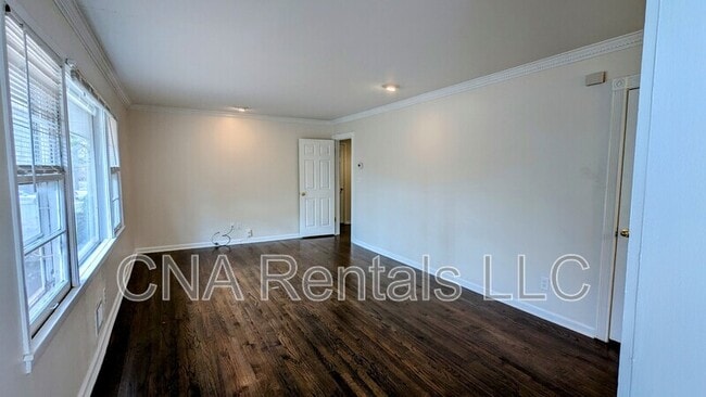 Building Photo - 294 Robin Ln SE