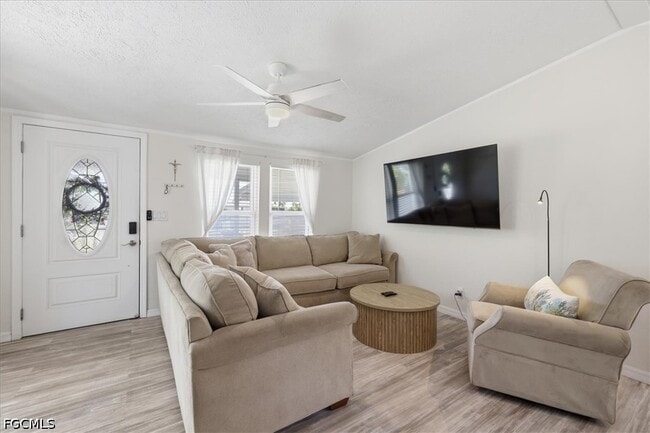 Building Photo - 851 Arapaho Trail