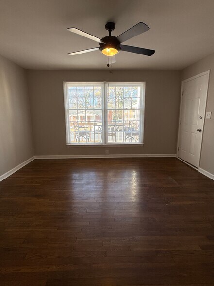 Building Photo - 135 E Hill St