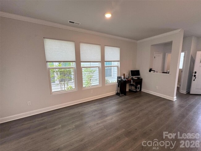 Building Photo - 335 Ladybird Ln