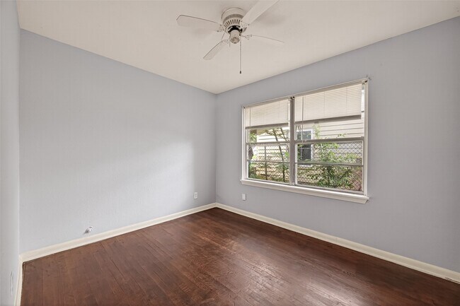 Building Photo - 10506 Buffum St