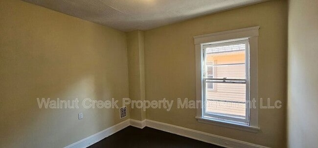 Building Photo - 1280-1280 Marlowe Ave
