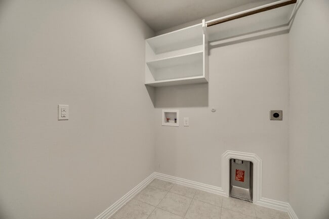 Building Photo - Perfect 3 bed 2 bath in new development in...