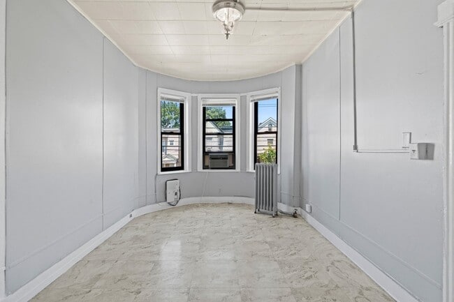 Building Photo - 61 Clendenny Ave