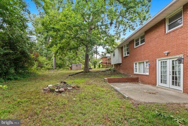 Building Photo - 9017 St Andrews Pl