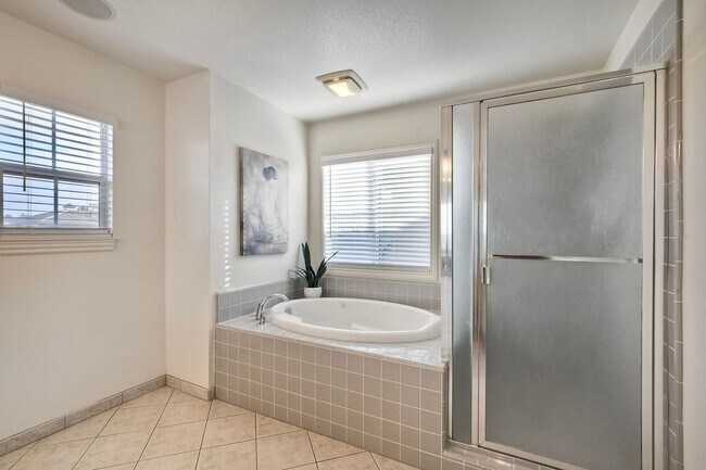 Building Photo - 3184 Toopal Dr