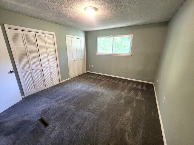 Building Photo - 815 Raleigh St