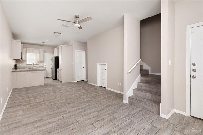 Building Photo - 9 West Dr