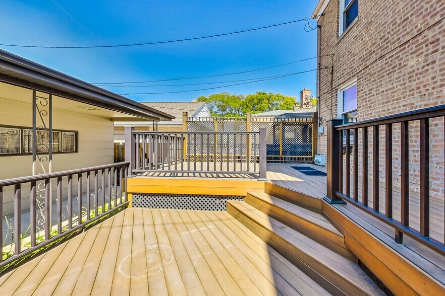 Building Photo - 5644 N Meade Ave