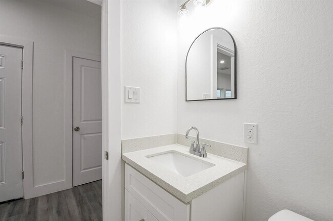 Building Photo - 4436 Aledo St