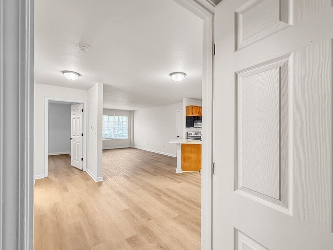 Building Photo - 6014 Castleford Dr