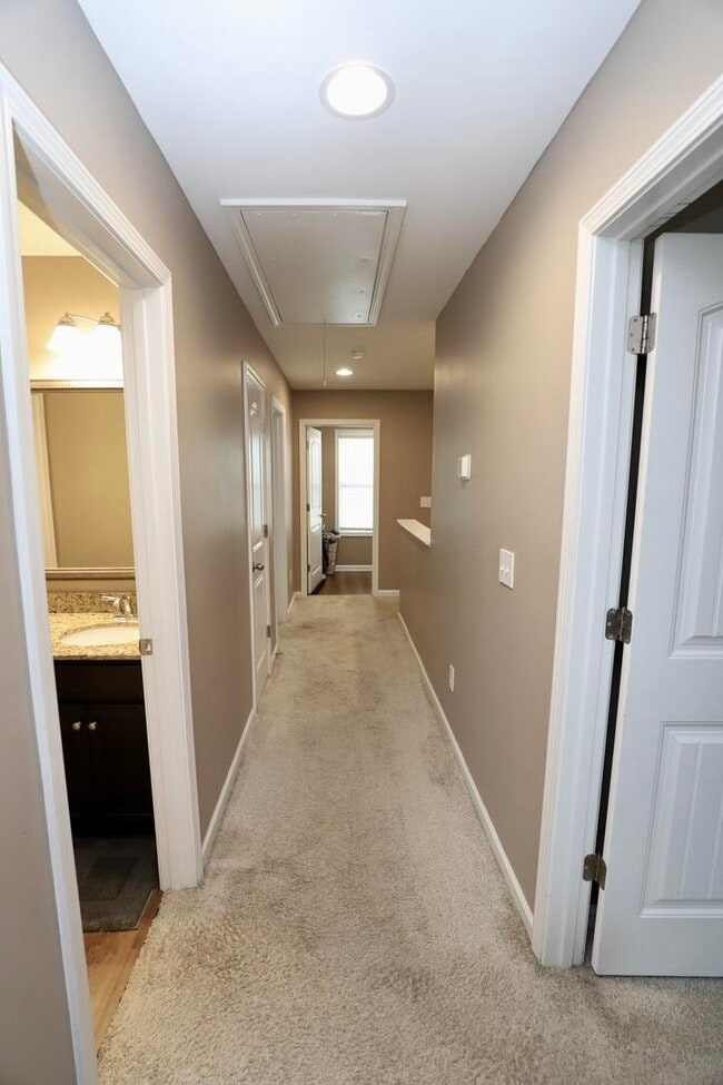 Building Photo - 500 Kittiwake Ln