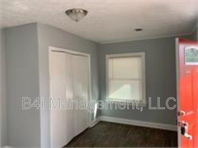 Building Photo - 1108 Mable St SW