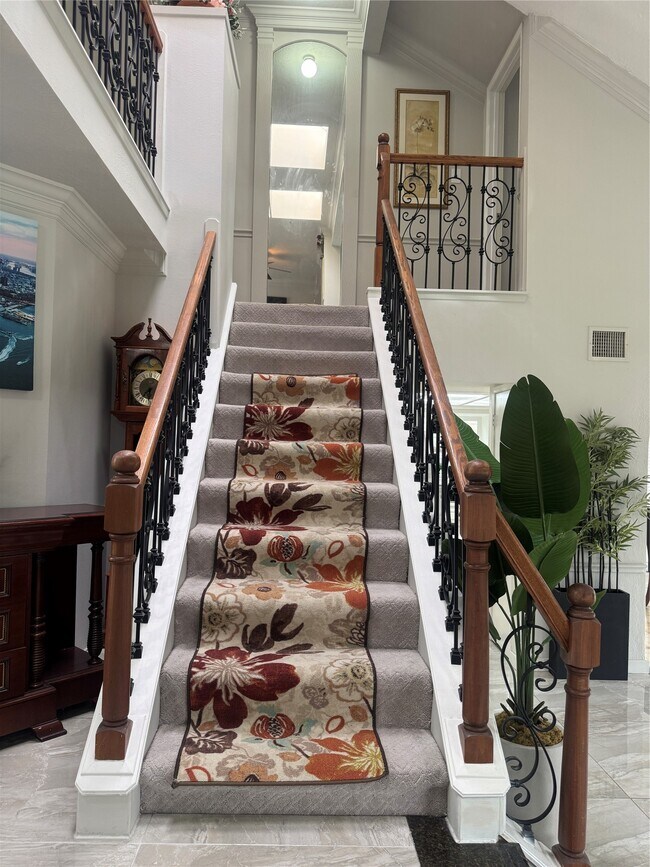 Building Photo - 15806 Oak Mountain Dr