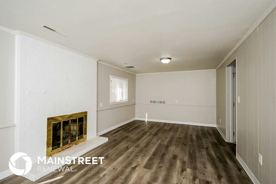 Building Photo - 3702 Iron Horse Way
