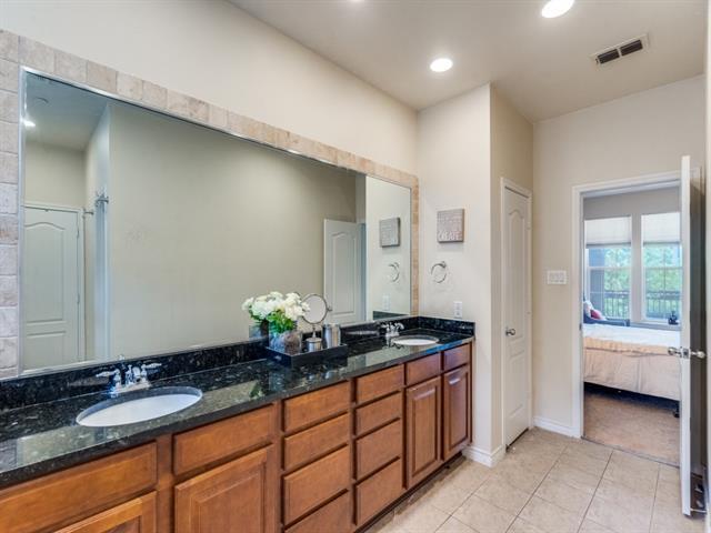 Building Photo - 15711 Spectrum Dr