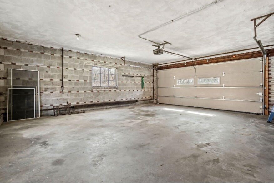 Building Photo - 115 Mill St