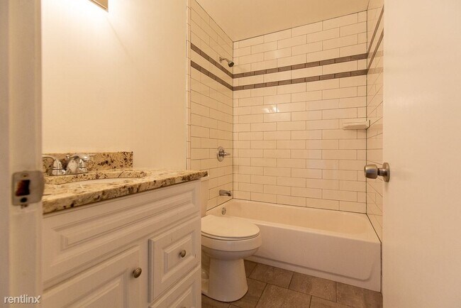 Building Photo - 2 br, 1 bath  - 1234 Holmes Rd Apt 1