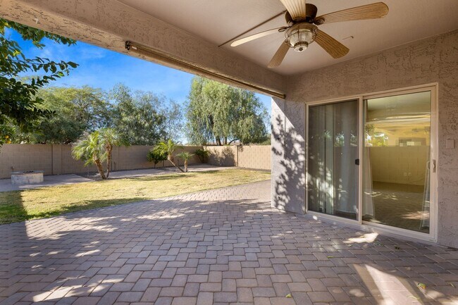 Building Photo - Gorgeous 4 Bedroom Home in Phoenix!