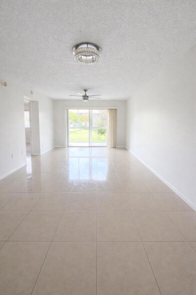 Building Photo - 12551 SW 16th Ct