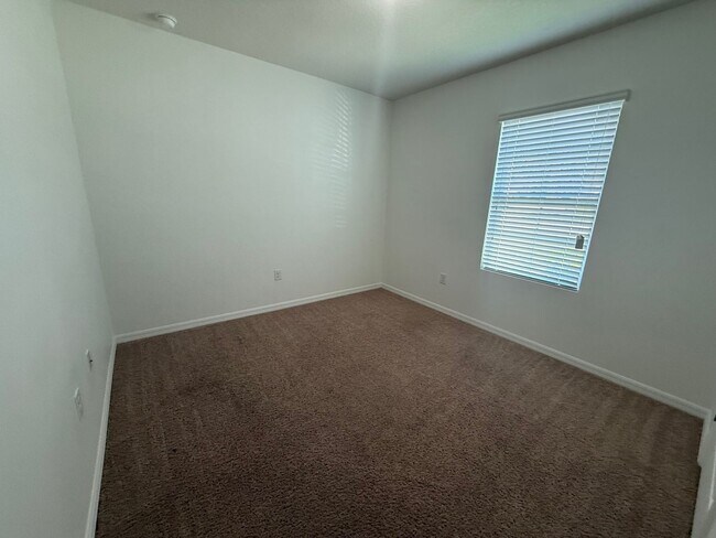 Building Photo - 4/2 Haines City Home