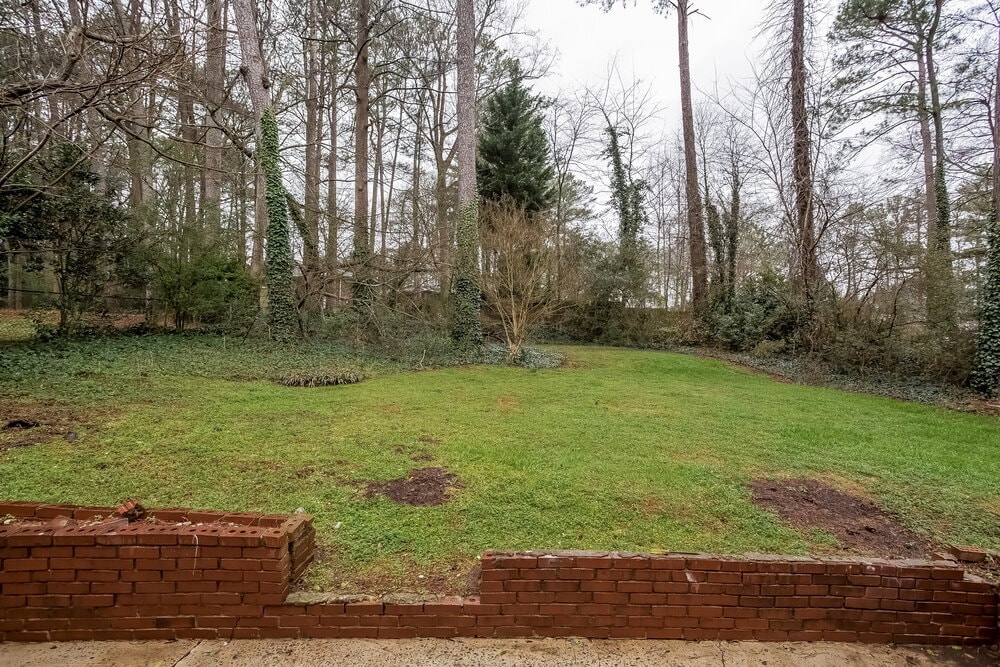 Building Photo - 2432 Woodacres Rd NE