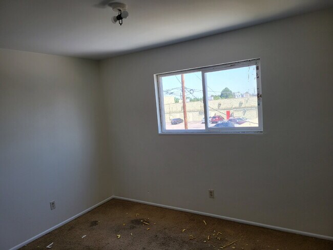 Building Photo - Aurora - 2 Bedroom, 2 Bathroom Duplex (13NE)