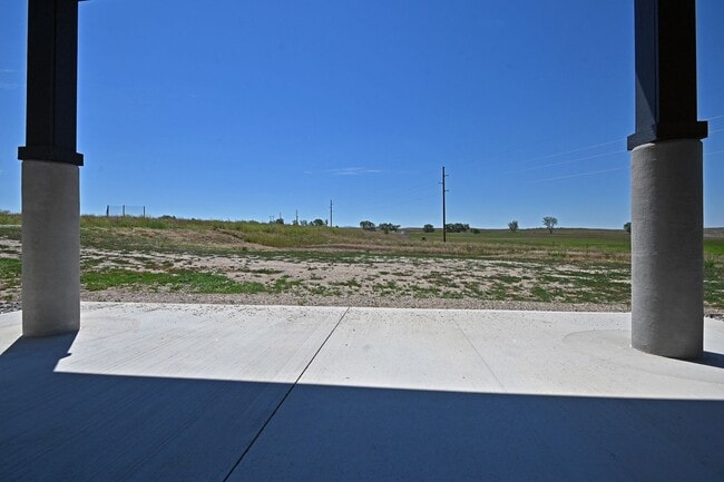 Building Photo - 1495 Oxbow Dr