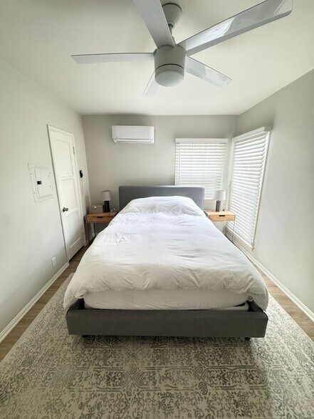 Air conditioning - 630 E San Antonio Dr