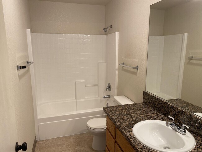 Building Photo - 2917 Snyder Ave