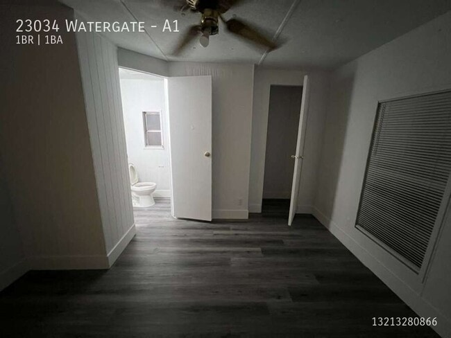 Building Photo - 23034 Watergate-A1
