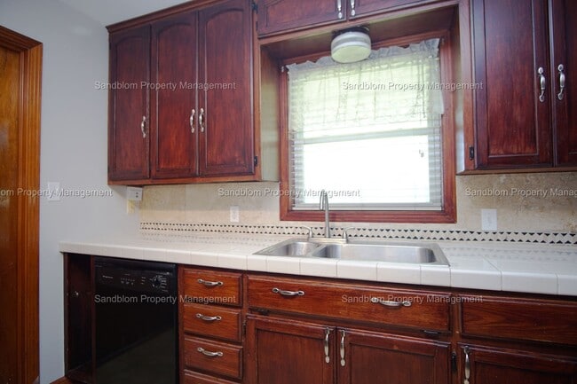 Building Photo - FOR LEASE | Midtown Tulsa | 3 Bed, 2 Bath ...
