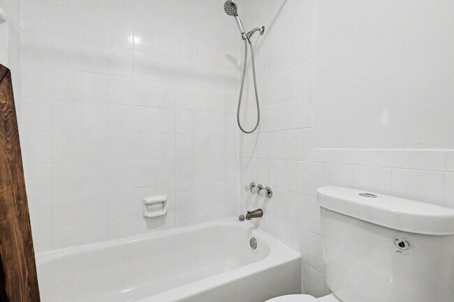 Building Photo - Spacious 2Bed/2.5Bath Townhouse in Central Denver