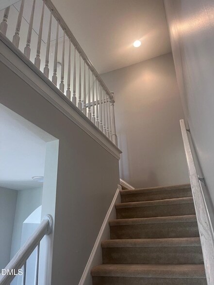 Building Photo - 318 Longchamp Ln