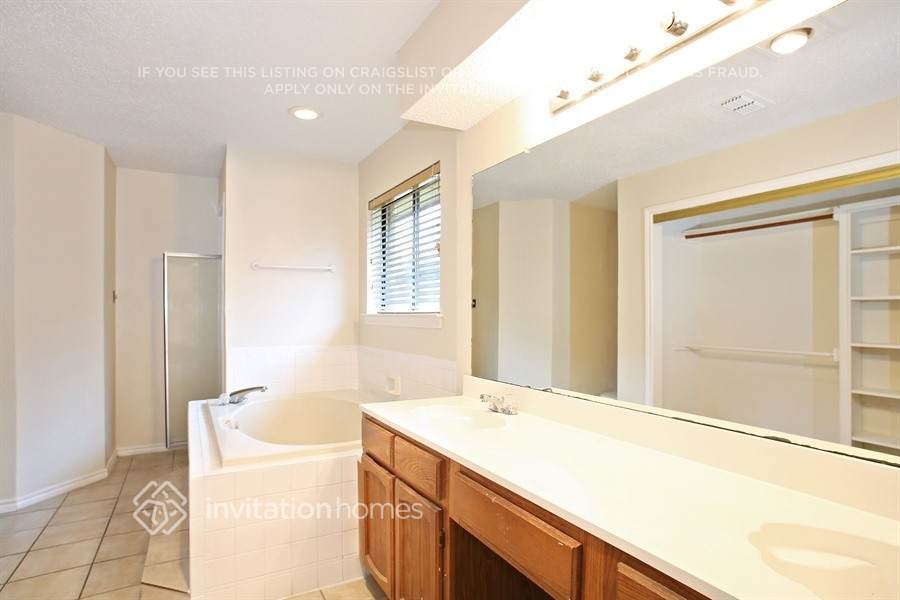 Building Photo - 4817 Creekridge Ln