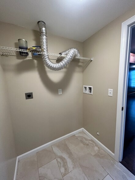 Building Photo - 9 Main St