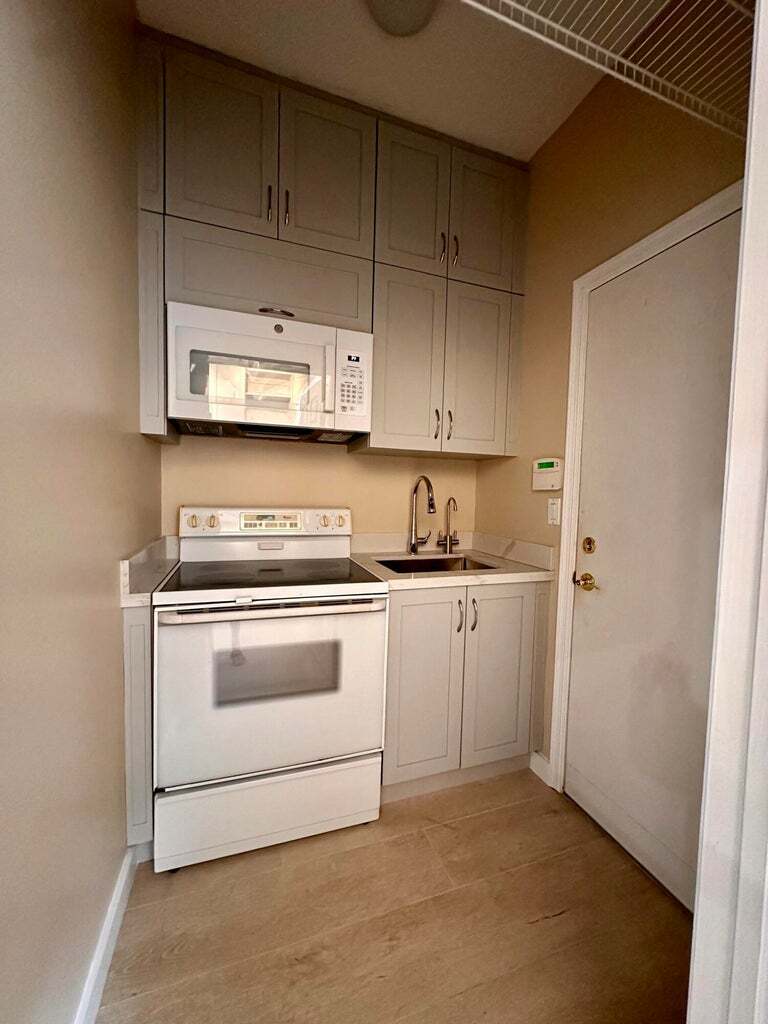 Building Photo - 5791 Island Reach Ln