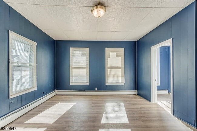 Building Photo - 239 Water St