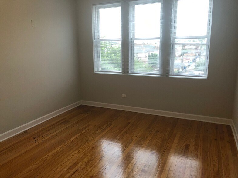 Building Photo - 3003 N Spaulding Ave