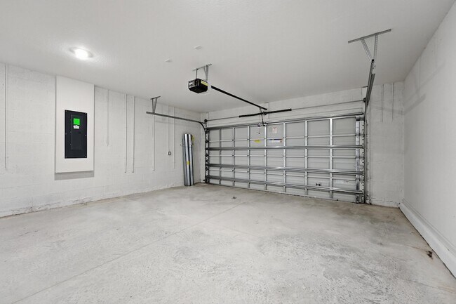 Building Photo - 10835 NW Moon Rise Ln