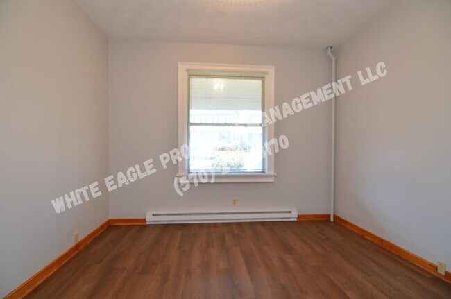Building Photo - 836 N Main Ave